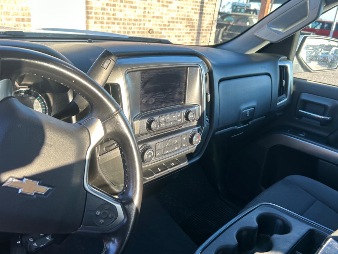 2019 White Chevrolet Silverado 1500 Work Truck Double Cab 4WD (2GCVKPEC2K1) with an 5.3L V8 OHV 16V engine, 6A transmission, located at 1687 Business 35 S, New Braunfels, TX, 78130, (830) 625-7159, 29.655487, -98.051491 - Photo#12